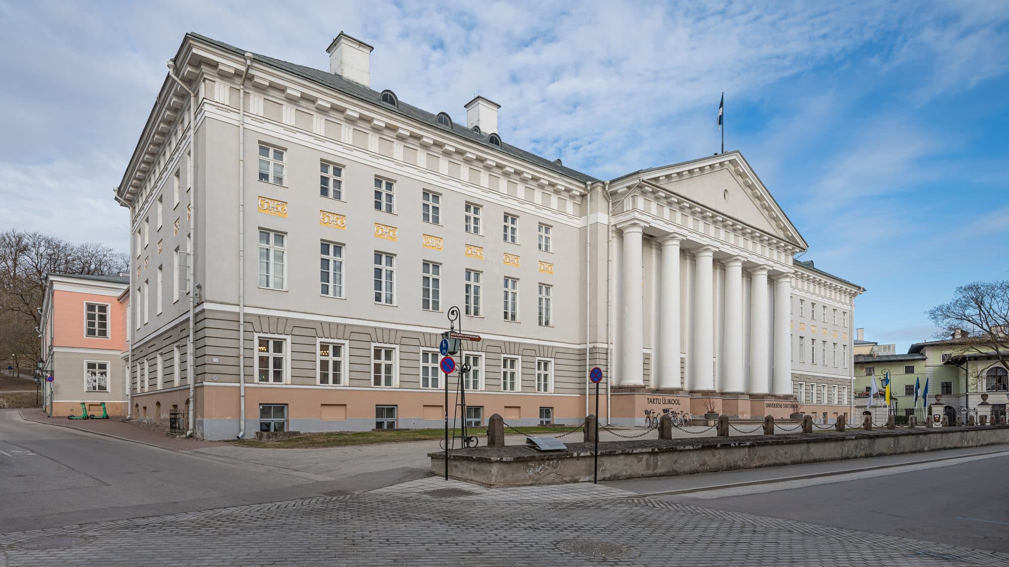 Главное здание Тартуского университета, основан в 1632 году